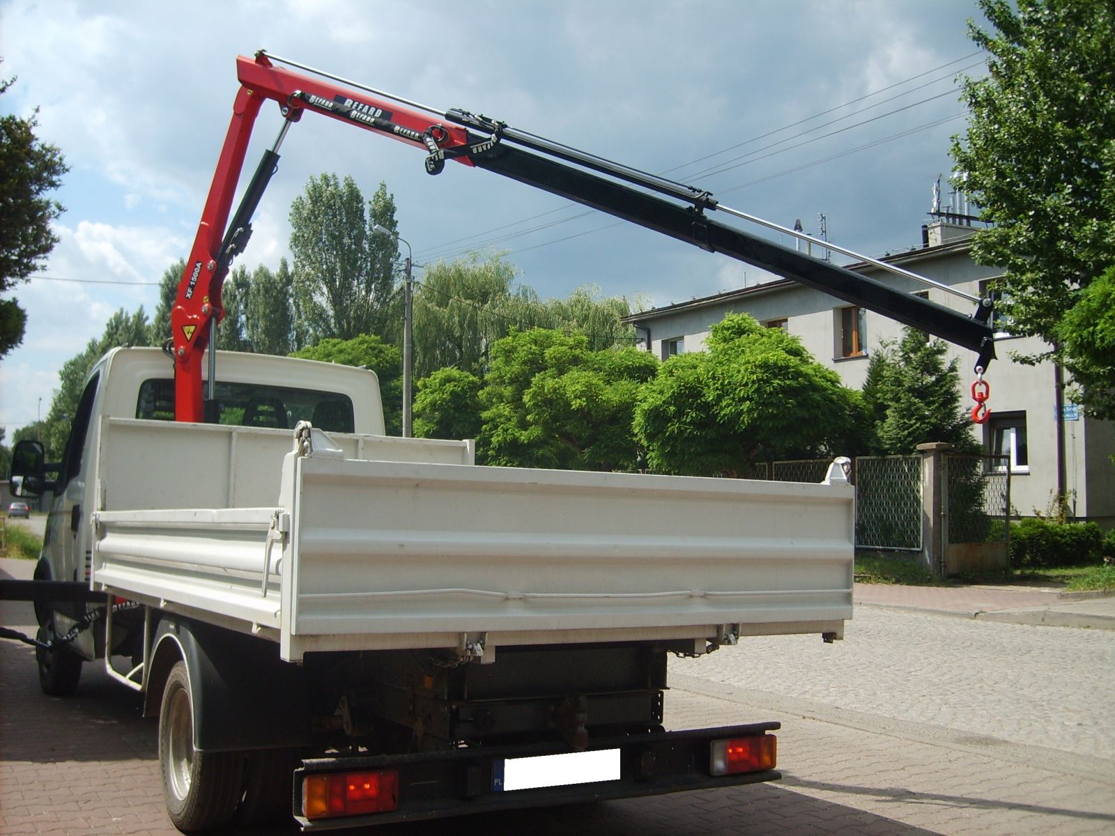 żuraw befard XF 1500A na  Iveco